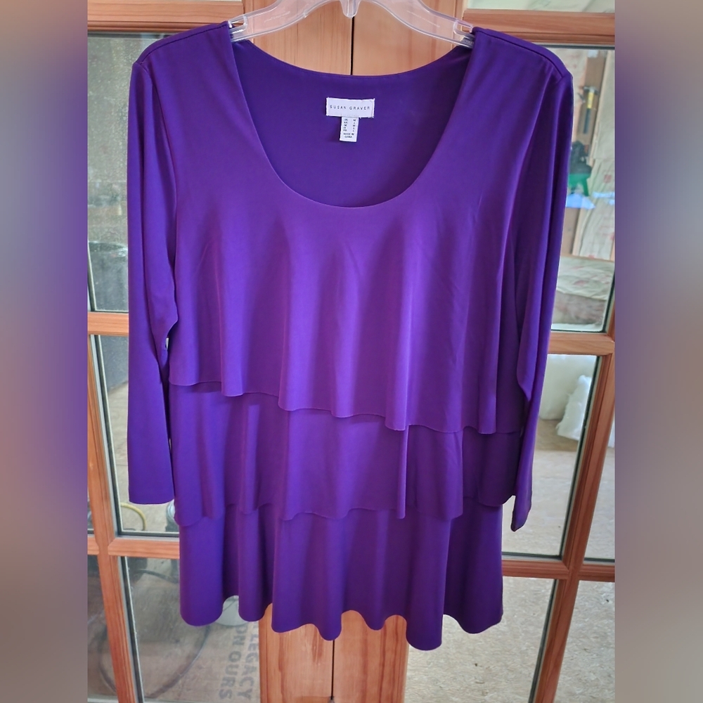 Susan Graver Liquid Knit Tiered Top. Size Medium.  Worn Once. Non Smoking Home